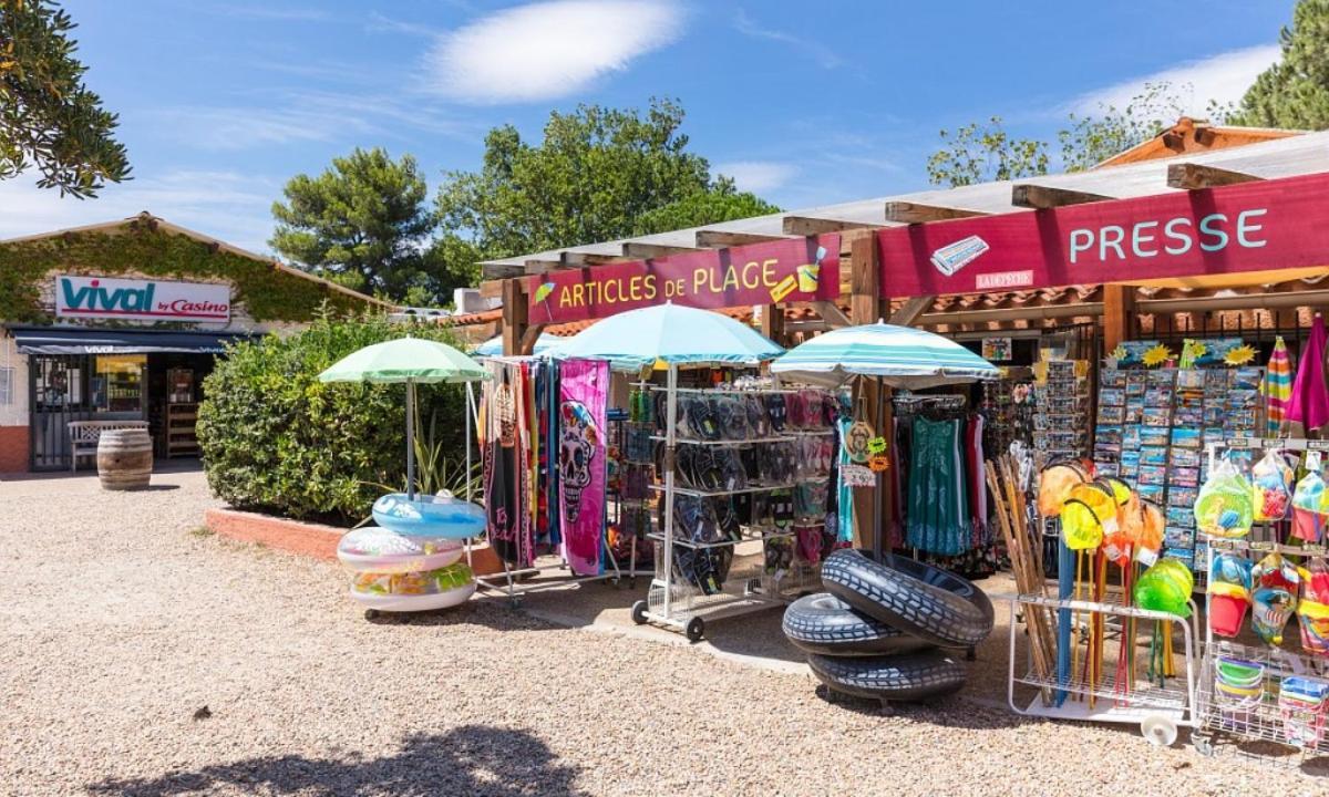 Muriel Le Mar Estang Canet Exterior foto