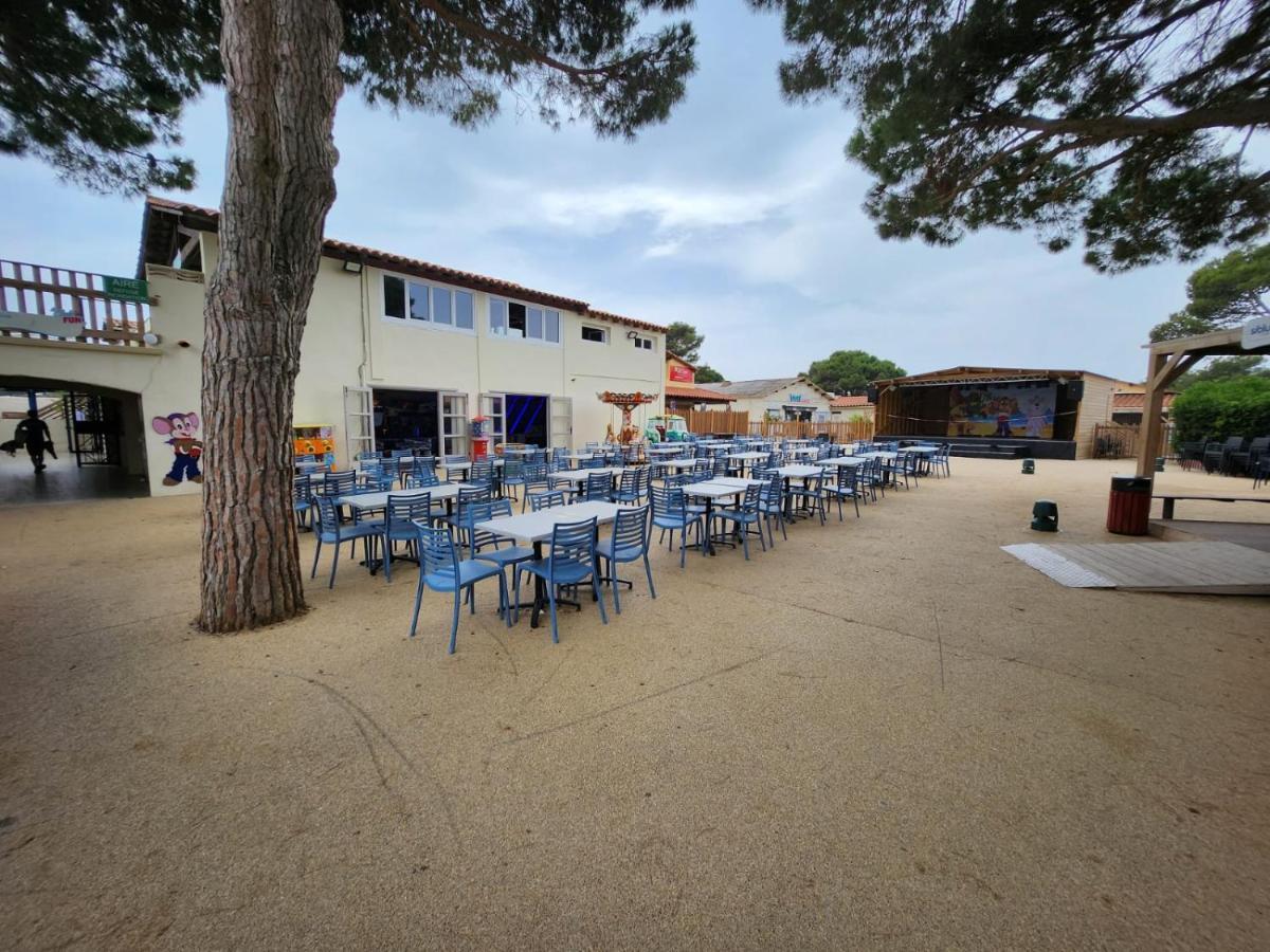 Muriel Le Mar Estang Canet Exterior foto